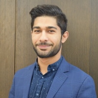 Mehdi : Service Consultant